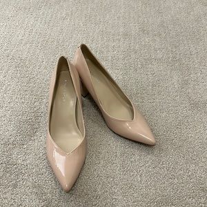 Marc Fisher size 9.5 nude heels. NEVER WORN